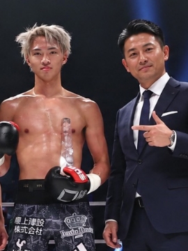 リング内試合終了後の記念撮影